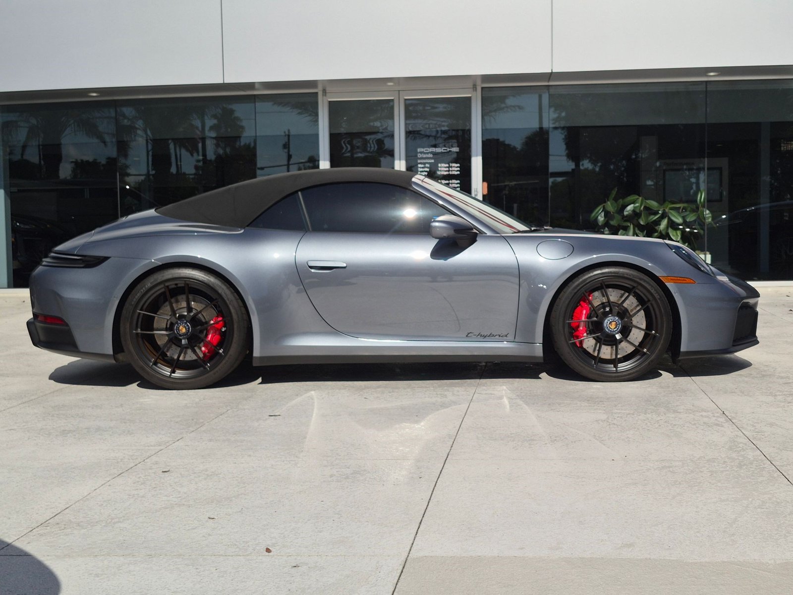 Certified 2025 Porsche 911 Carrera GTS RWD image 8