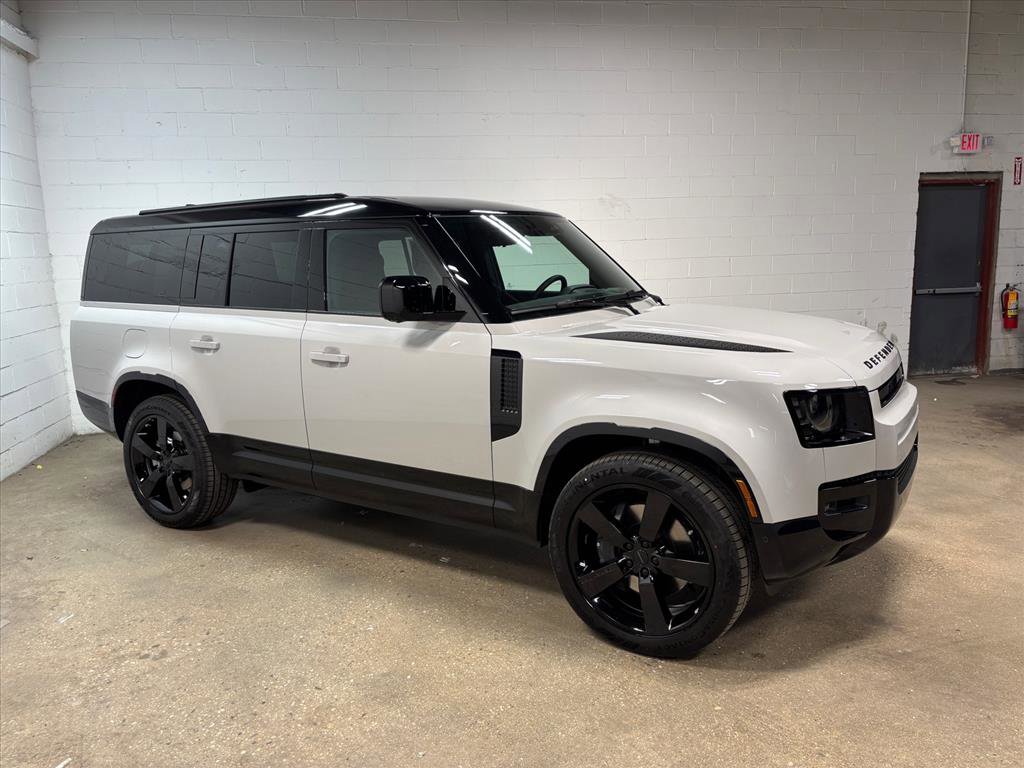 New 2026 Land Rover Defender 130 X-Dynamic SE image 5