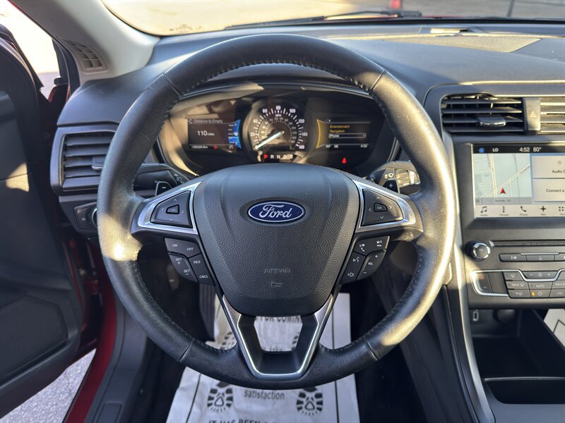 Used 2018 Ford Fusion SE w/ Equipment Group 201A FWD image 26
