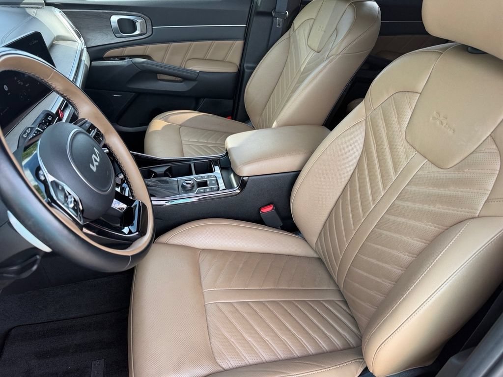 Used 2025 Kia Sorento SX Prestige w/ Olive Brown Leather Package AWD/4WD image 10