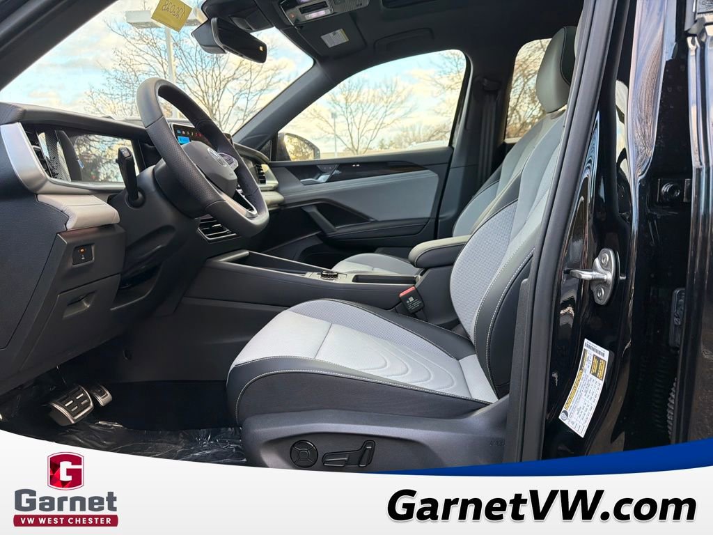 New 2026 Volkswagen Tiguan SE R-Line image 9