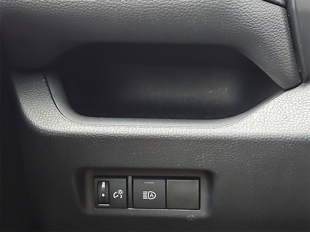 Used 2021 Toyota RAV4 LE image 20