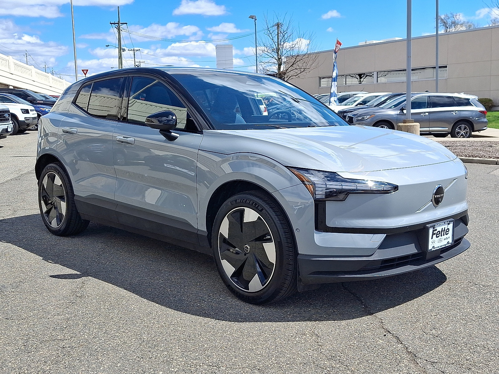 Used 2025 Volvo EX30 Ultra w/ Climate Package image 3