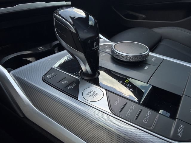 Used 2020 BMW 330i Sedan w/ Convenience Package RWD image 18