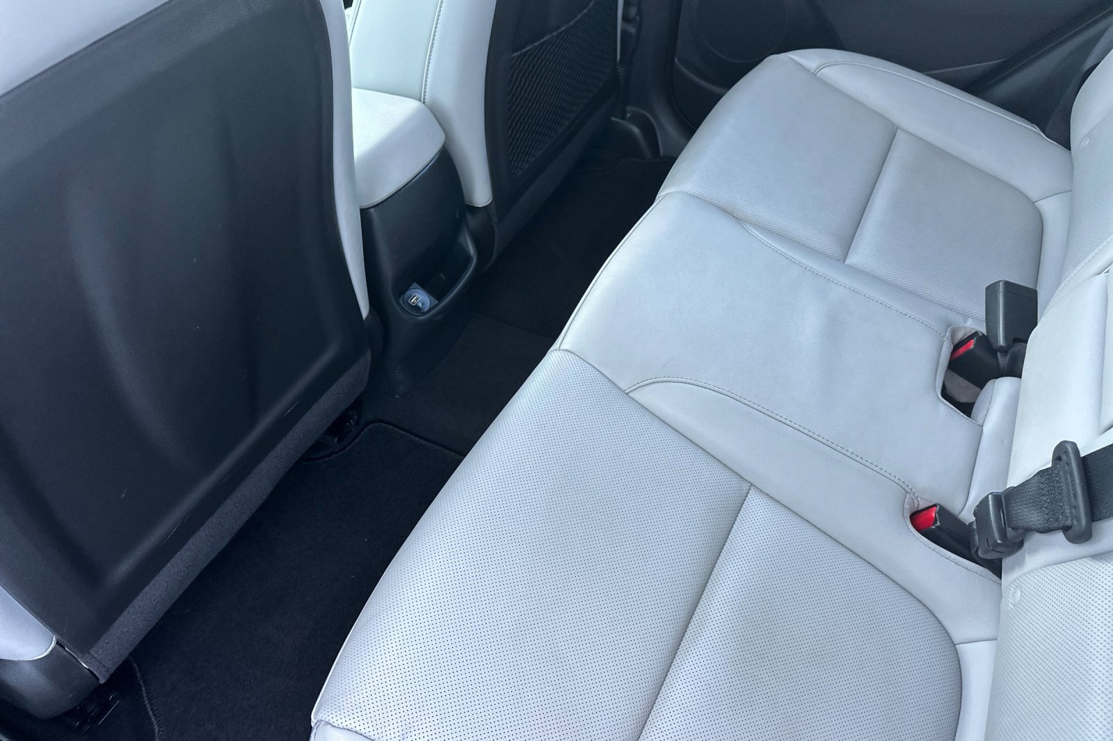 Used 2023 Hyundai Kona Limited w/ Cargo Package image 13