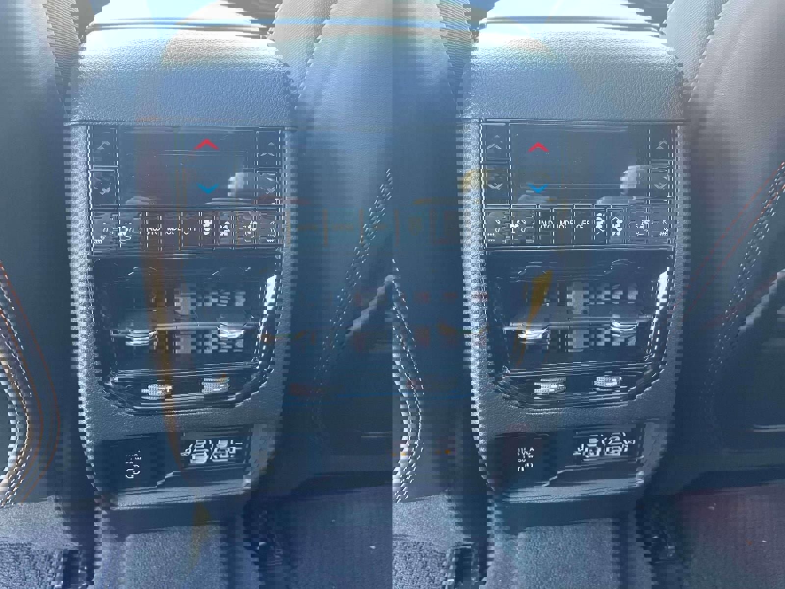 Used 2024 Jeep Grand Cherokee L Summit image 14