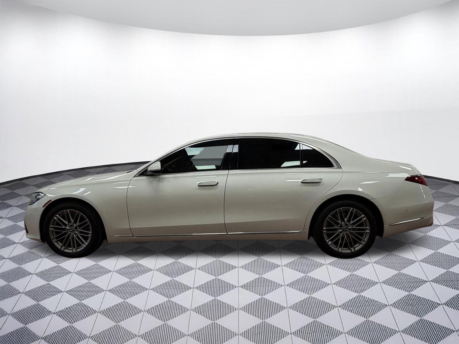 Used 2021 Mercedes-Benz S 580 4MATIC Sedan image 2