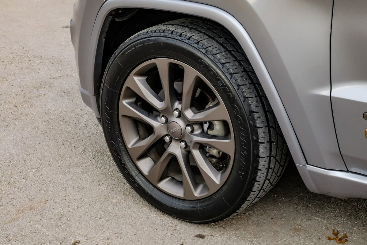 Used 2016 Jeep Grand Cherokee Limited 75th Anniversary image 62