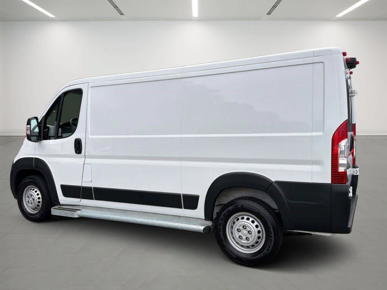 Used 2025 RAM ProMaster 2500 w/ U-Haul Equipment Group FWD image 3