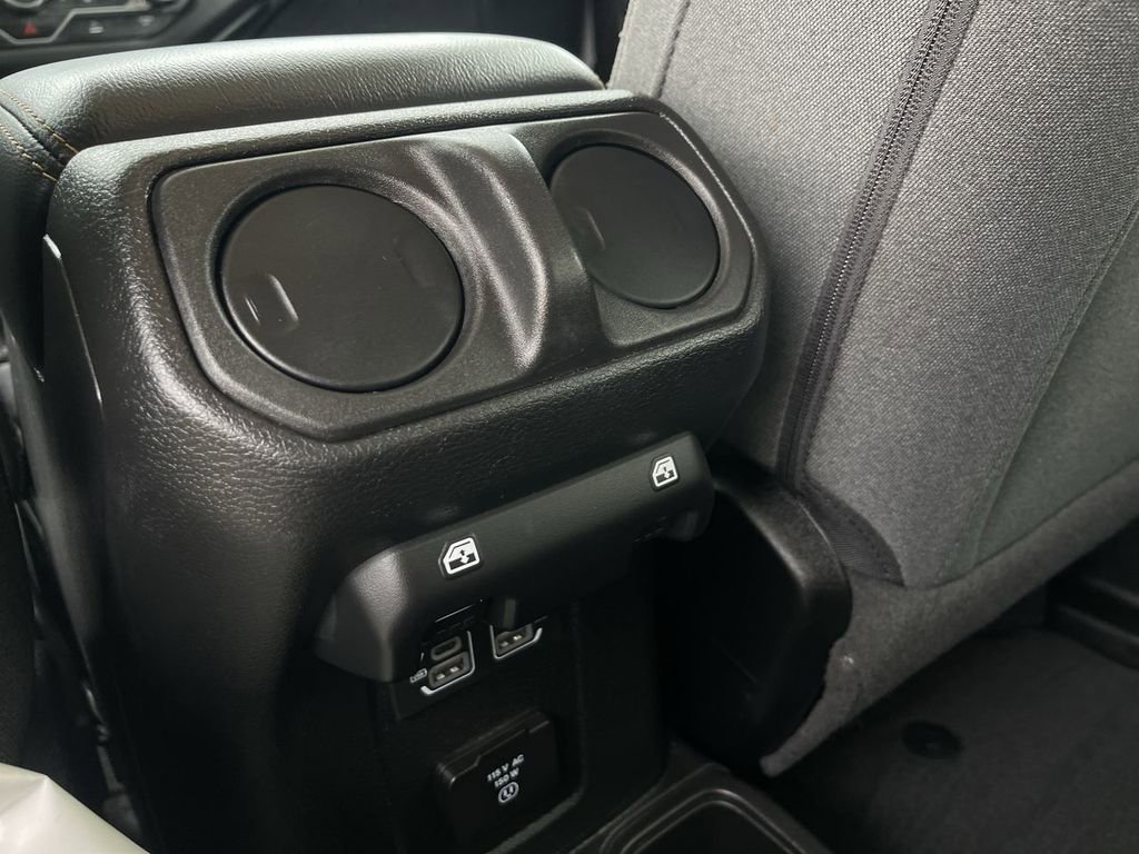 Used 2024 Jeep Wrangler Sahara image 20