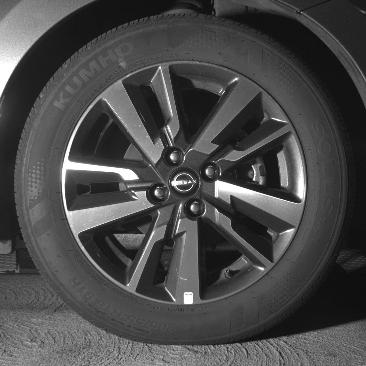 Used 2025 Nissan Versa SV image 13