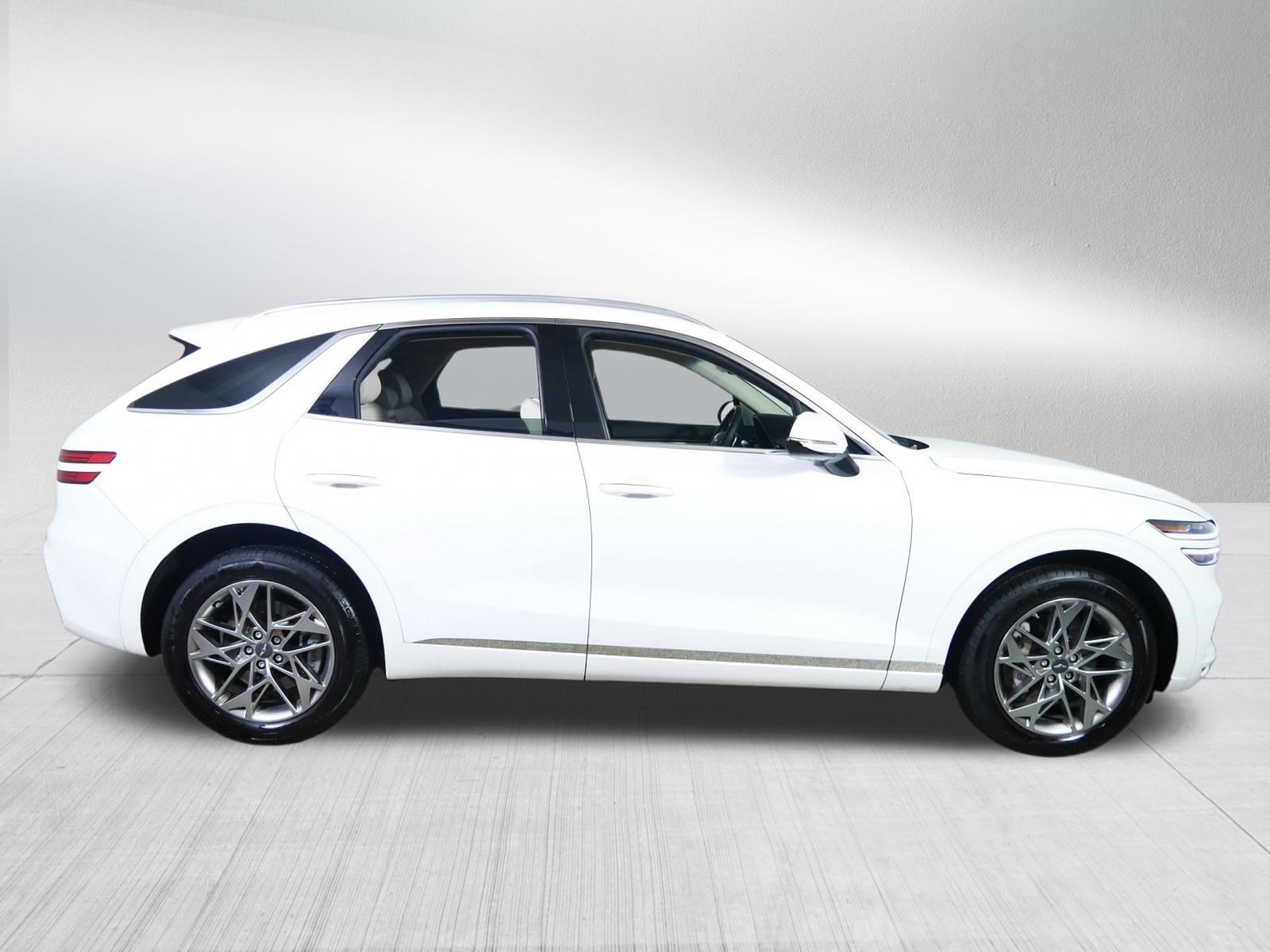 Used 2025 Genesis GV70 2.5T w/ Select Package AWD/4WD image 8