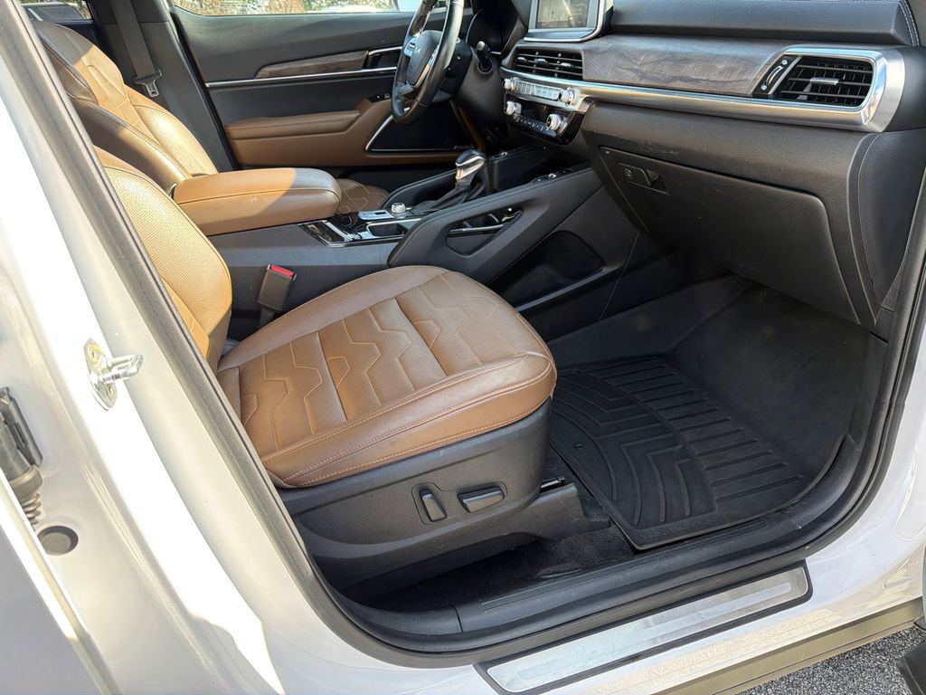 Used 2022 Kia Telluride SX w/ SX Prestige Package image 13