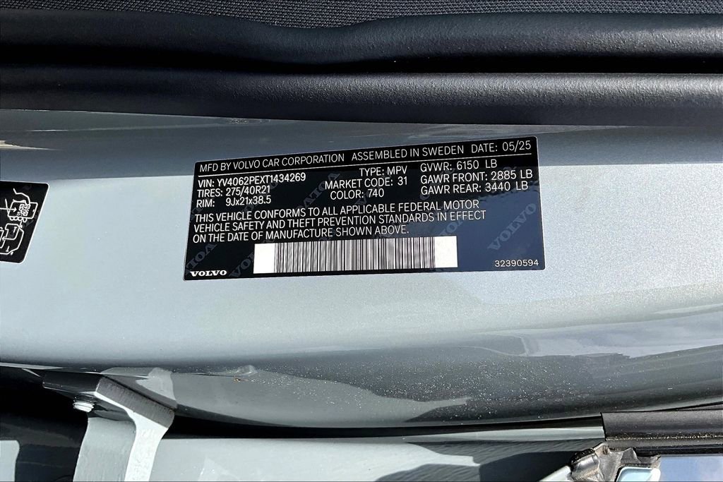 New 2026 Volvo XC90 B6 Plus w/ Protection Package Premier image 21