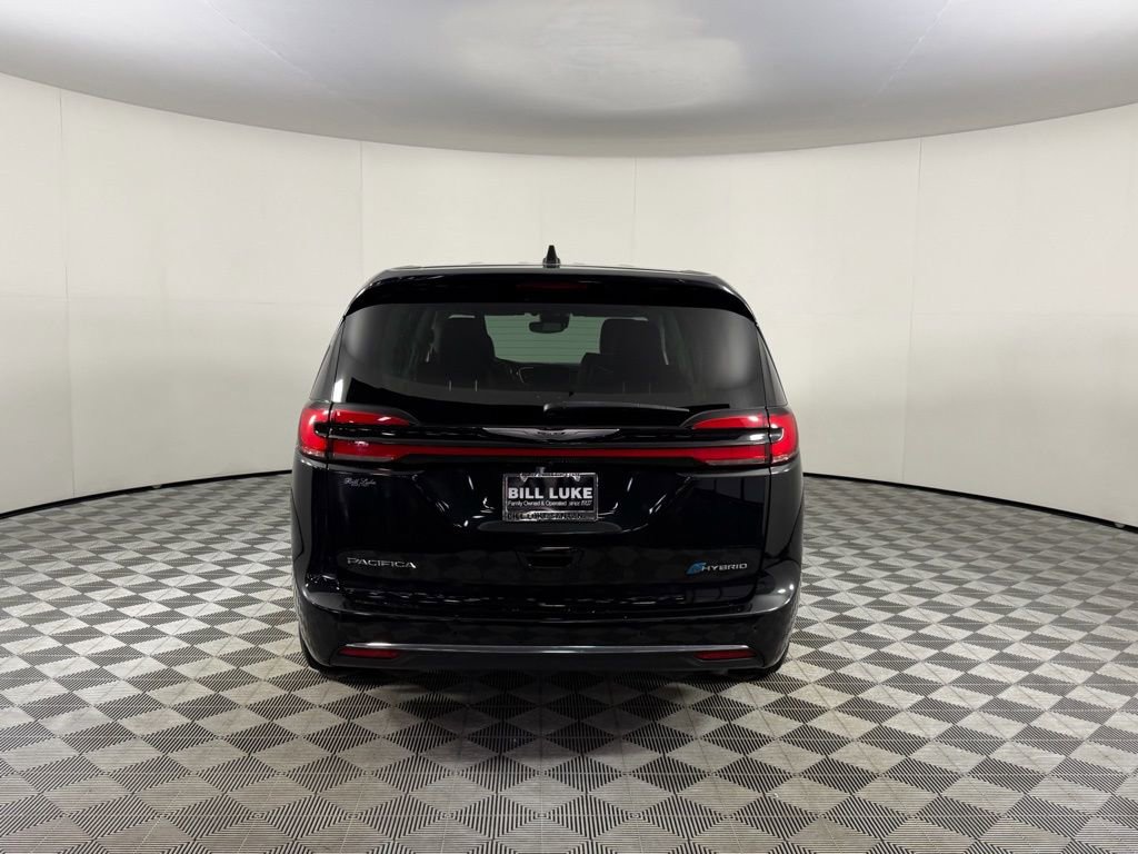 Used 2023 Chrysler Pacifica Limited image 4