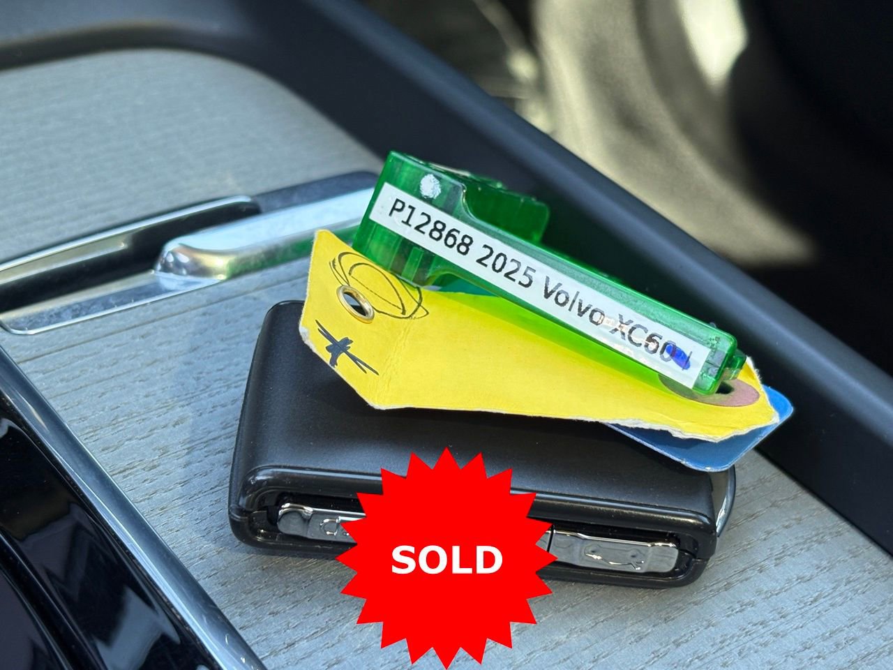 Certified 2025 Volvo XC60 B5 Plus image 40