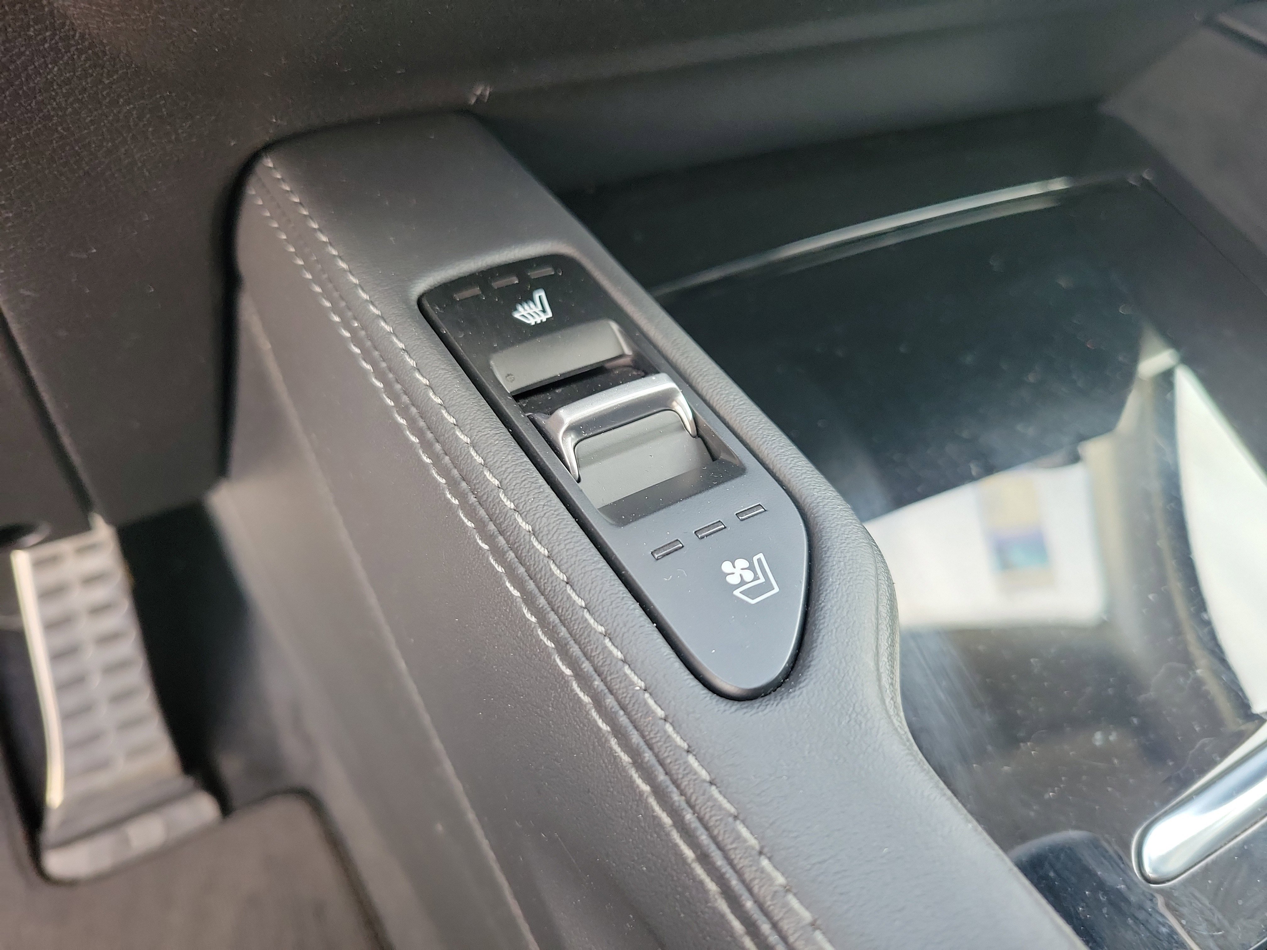 Used 2022 Kia Telluride SX w/ SX Prestige Package AWD/4WD image 17