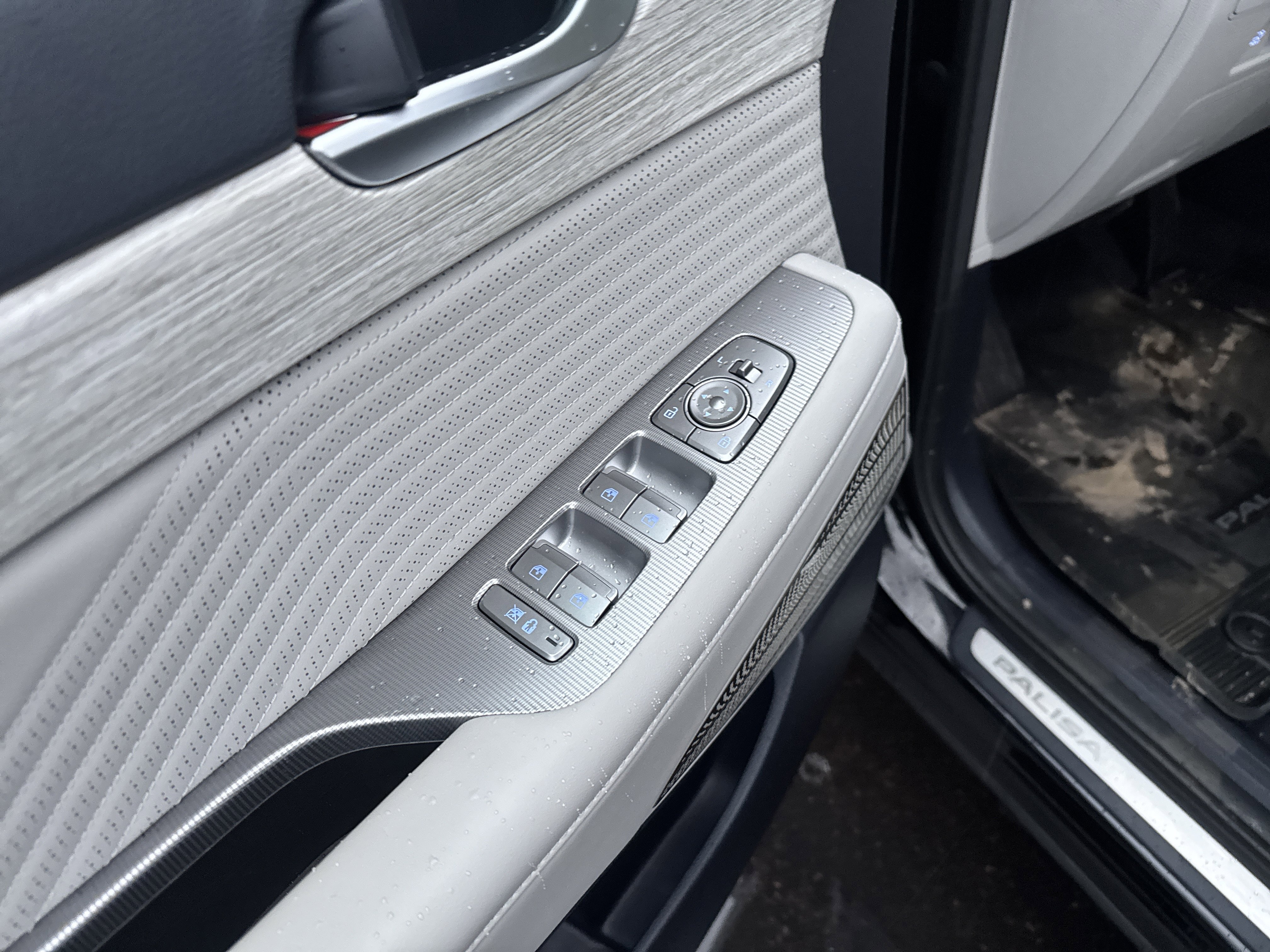 Used 2025 Hyundai Palisade Calligraphy image 17