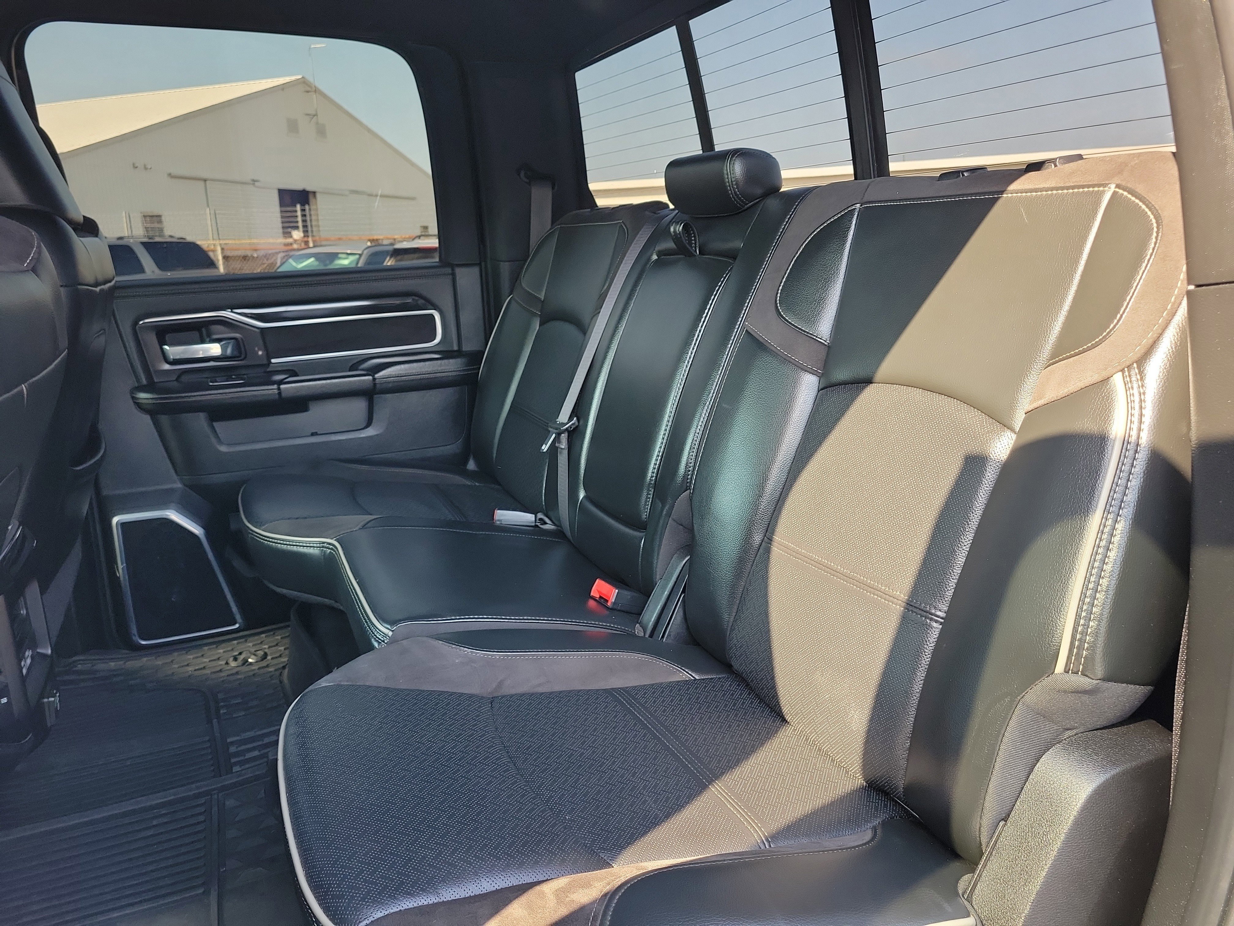 Used 2022 RAM 3500 Laramie w/ Night Edition image 9