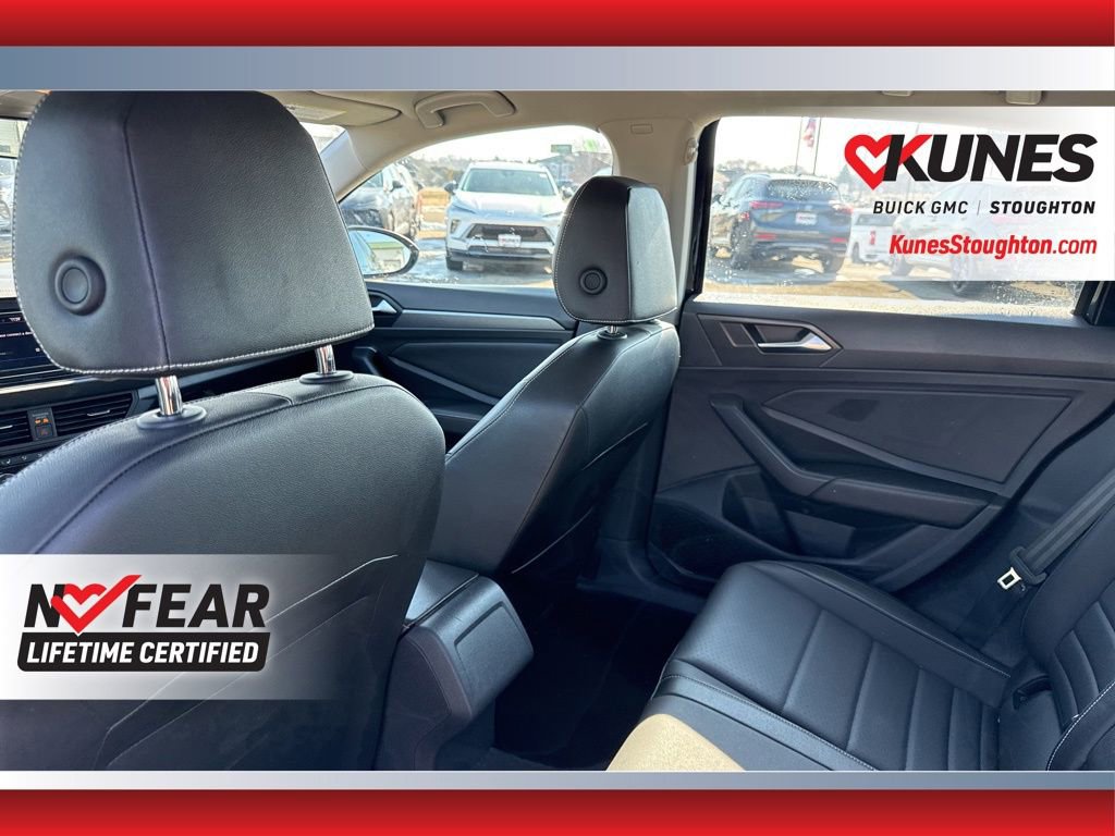 Used 2024 Volkswagen Jetta SE image 36