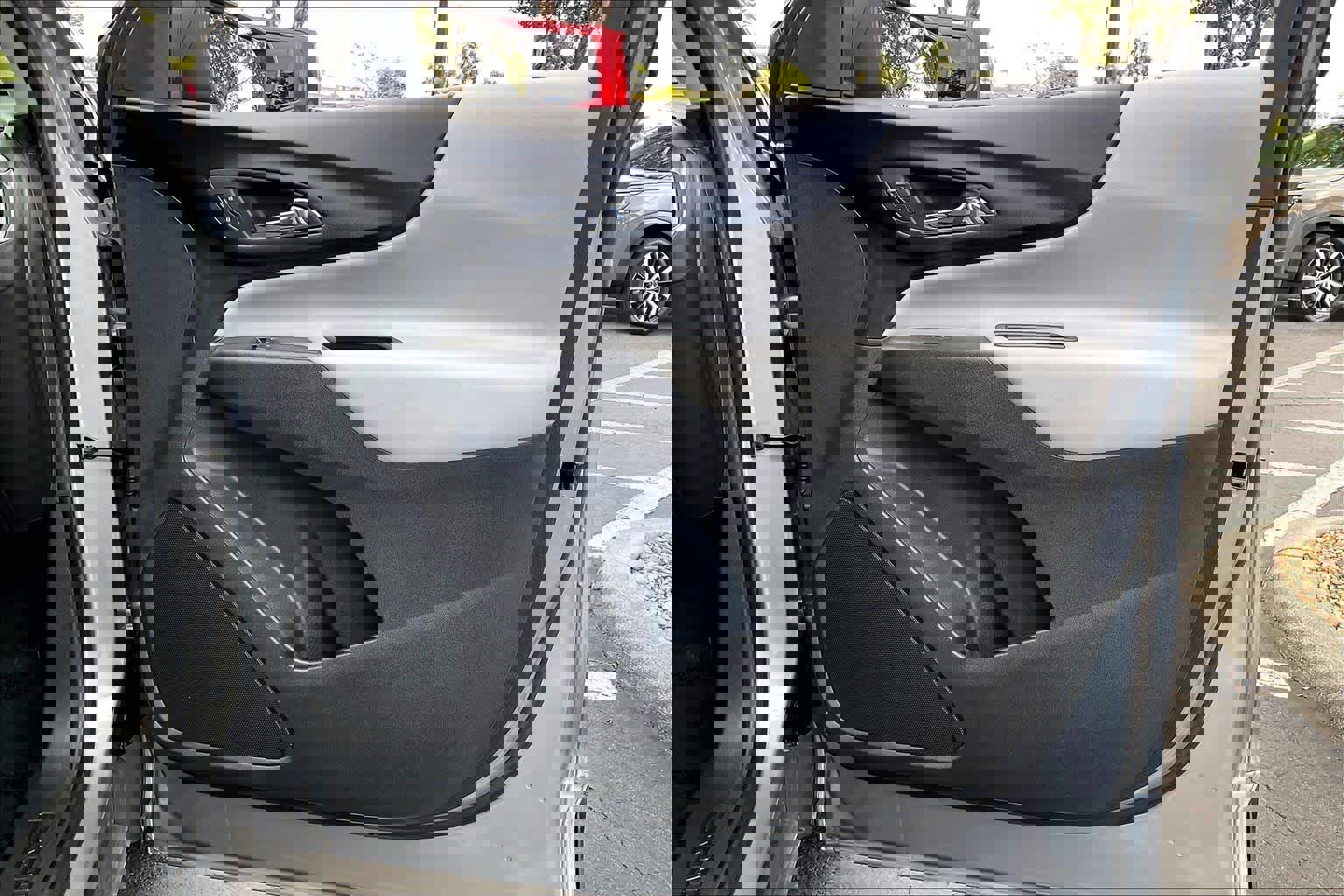 Used 2023 Chevrolet Equinox LS w/ LS Convenience Package FWD image 23