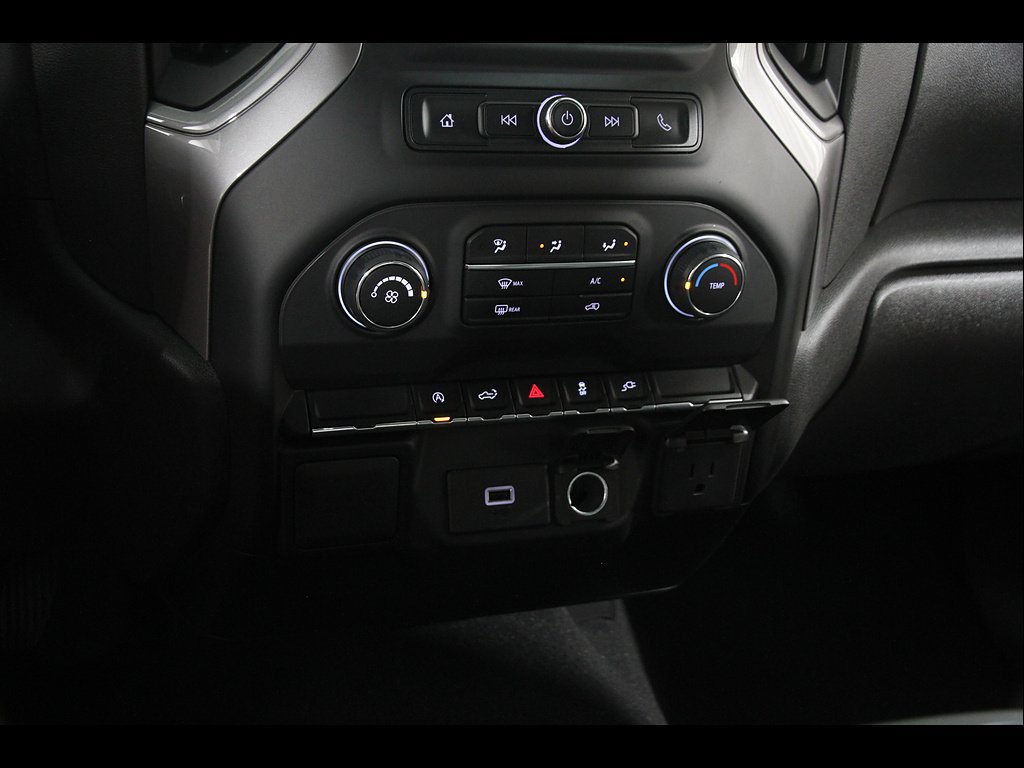 Used 2020 Chevrolet Silverado 1500 Custom w/ Custom Value Package AWD/4WD image 15