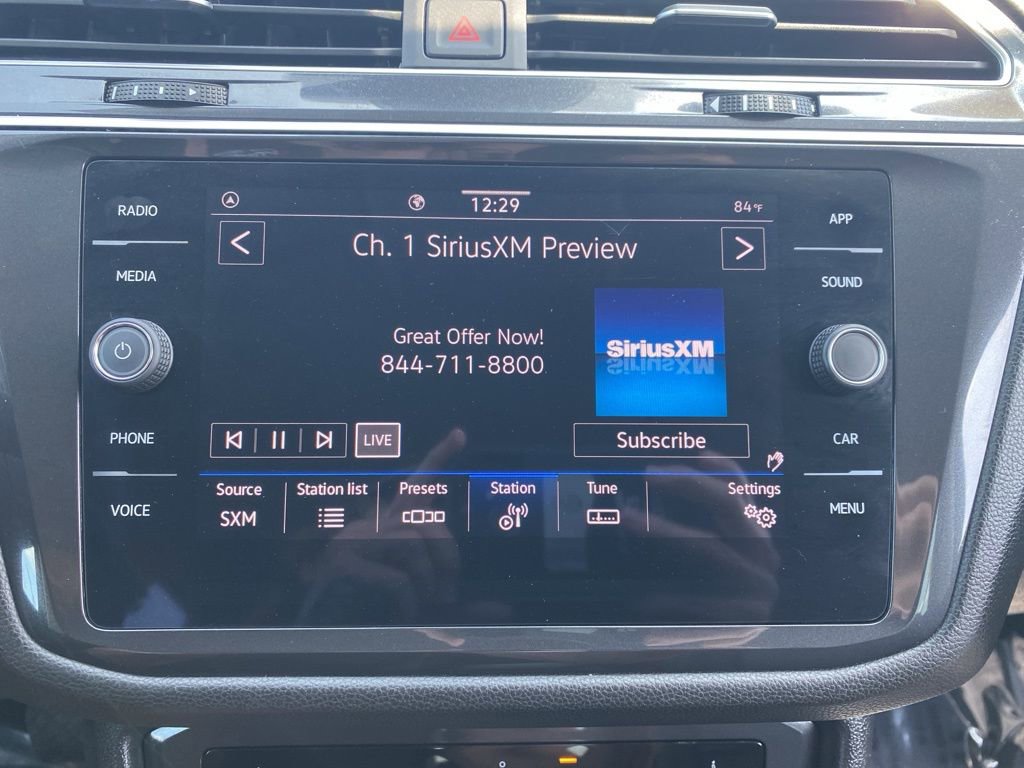 Used 2024 Volkswagen Tiguan SE image 31