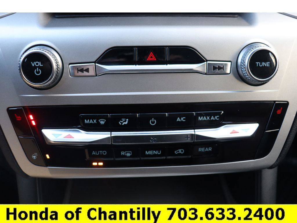 Used 2022 Ford Explorer XLT w/ Equipment Group 202A image 17