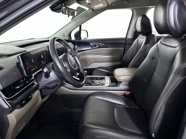 Used 2025 Kia Carnival FWD image 20