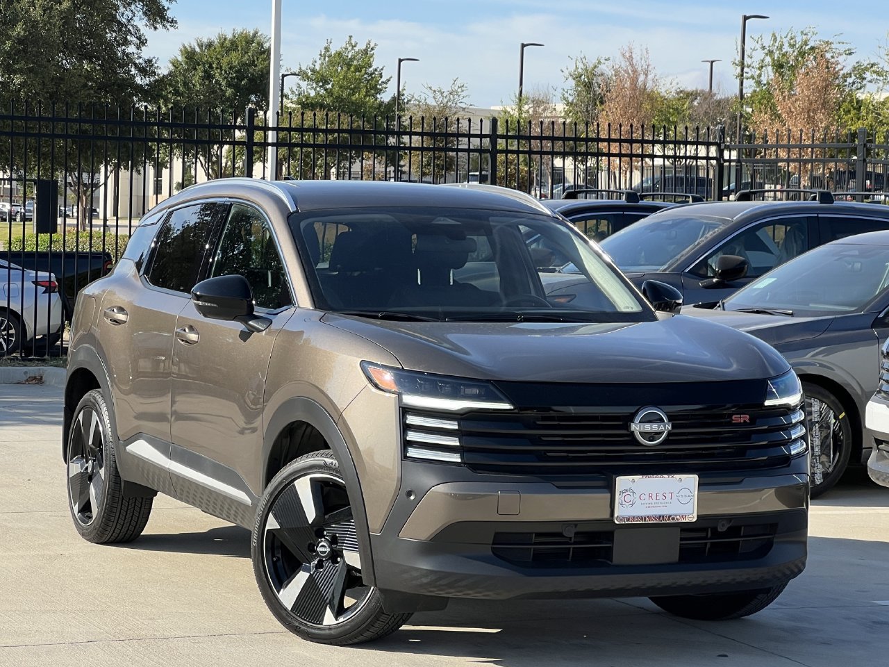 Certified 2026 Nissan Kicks SR FWD image 2