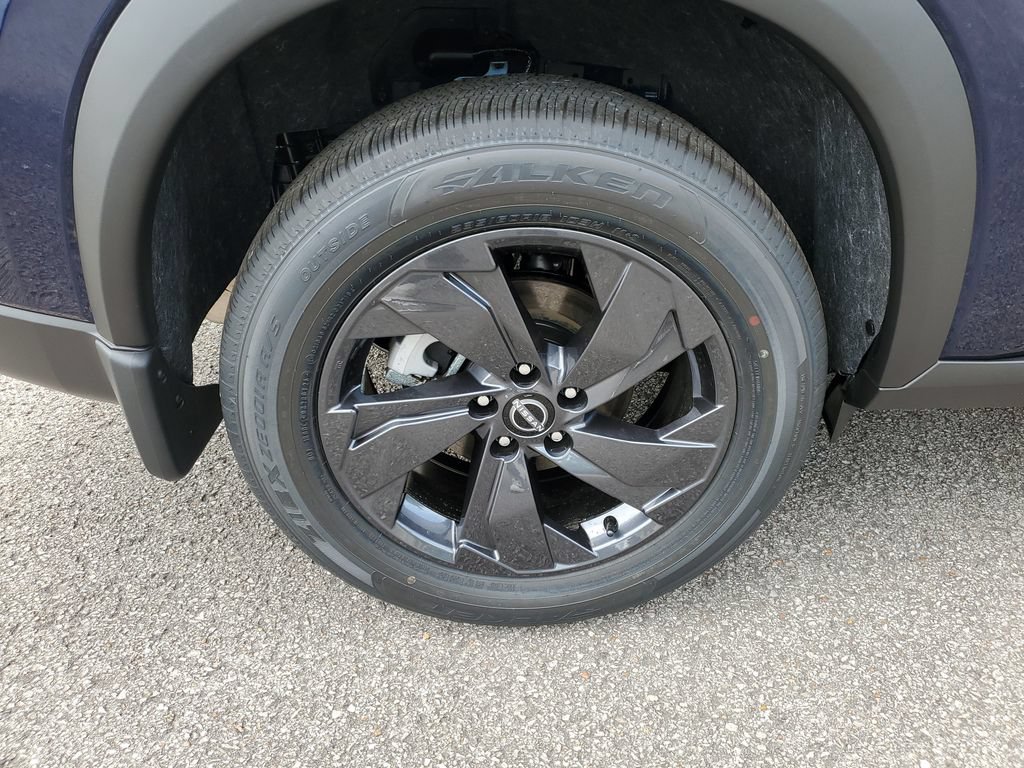 New 2026 Nissan Rogue SV FWD image 5