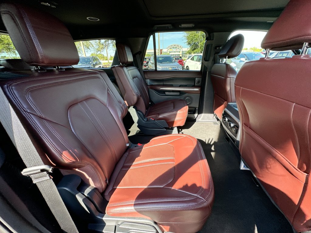 Used 2024 Ford Expedition Limited RWD image 28