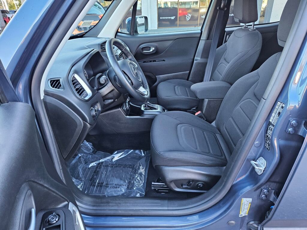 Used 2021 Jeep Renegade Latitude w/ Sun & Sound Group image 15