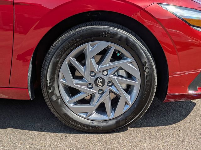 Used 2025 Hyundai Elantra Blue image 7