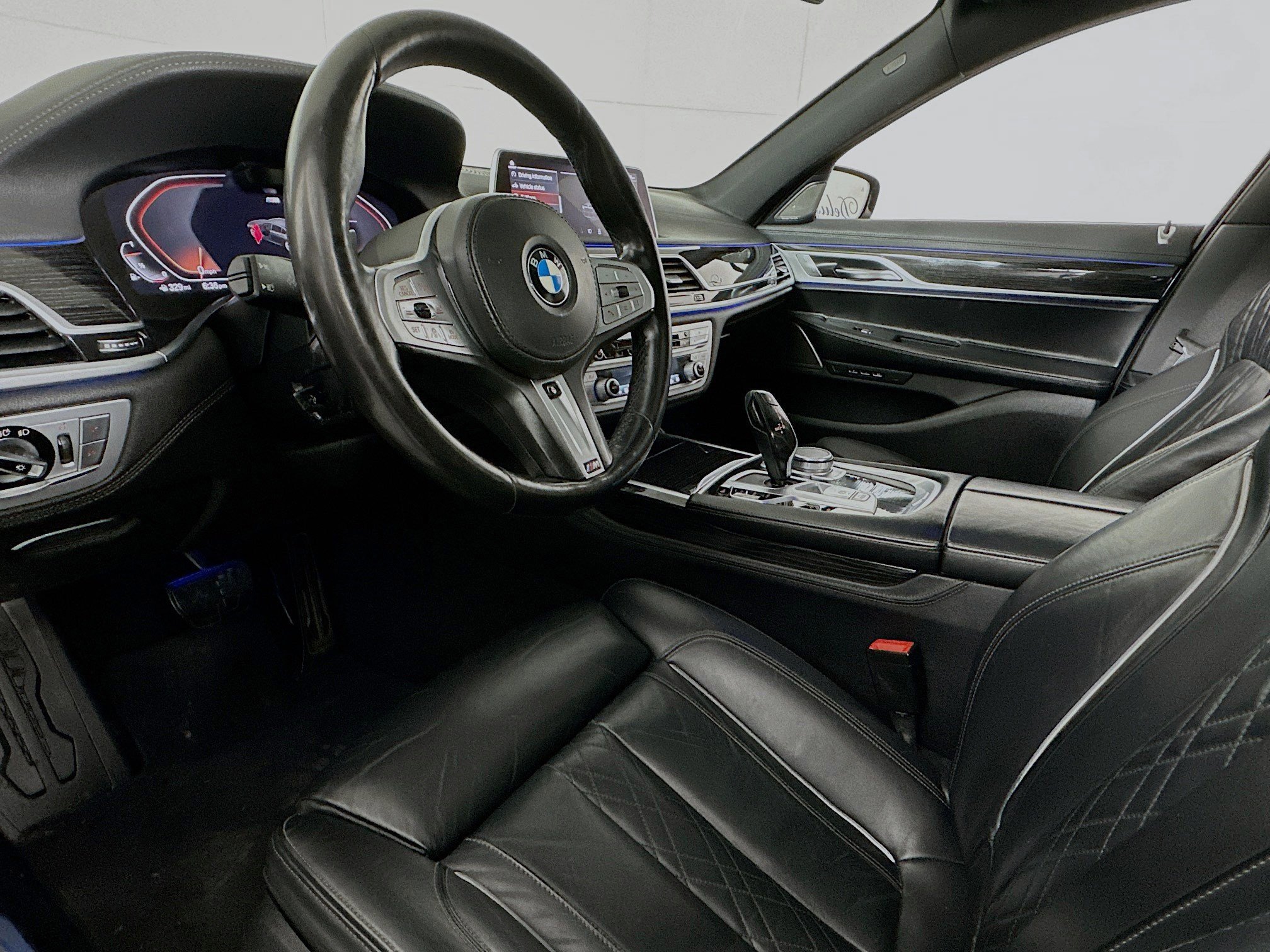 Used 2020 BMW 750i xDrive w/ M Sport Package AWD/4WD image 7