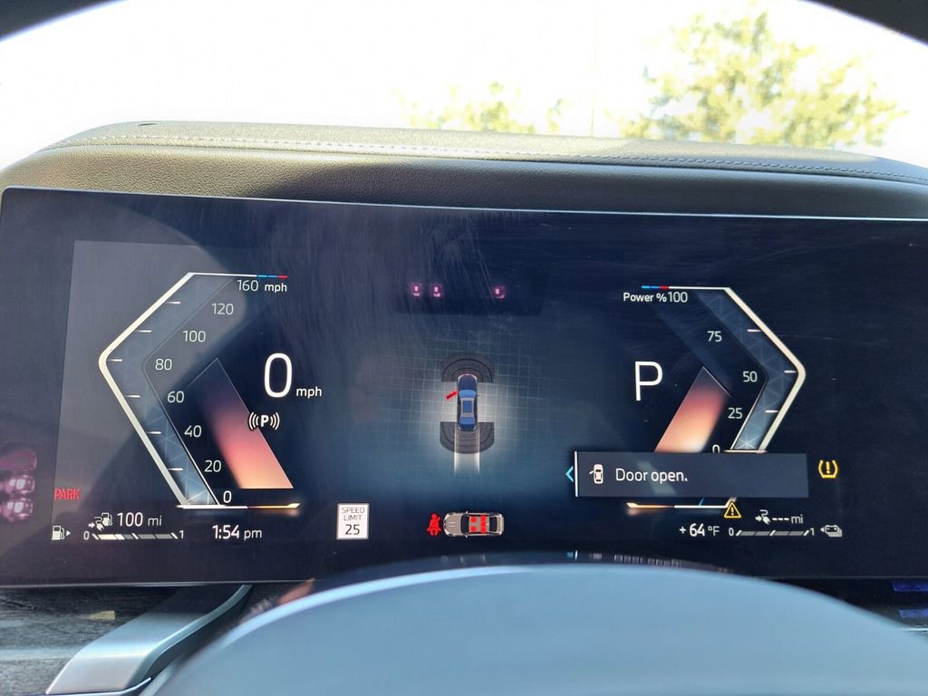 Used 2024 BMW 750e xDrive image 26