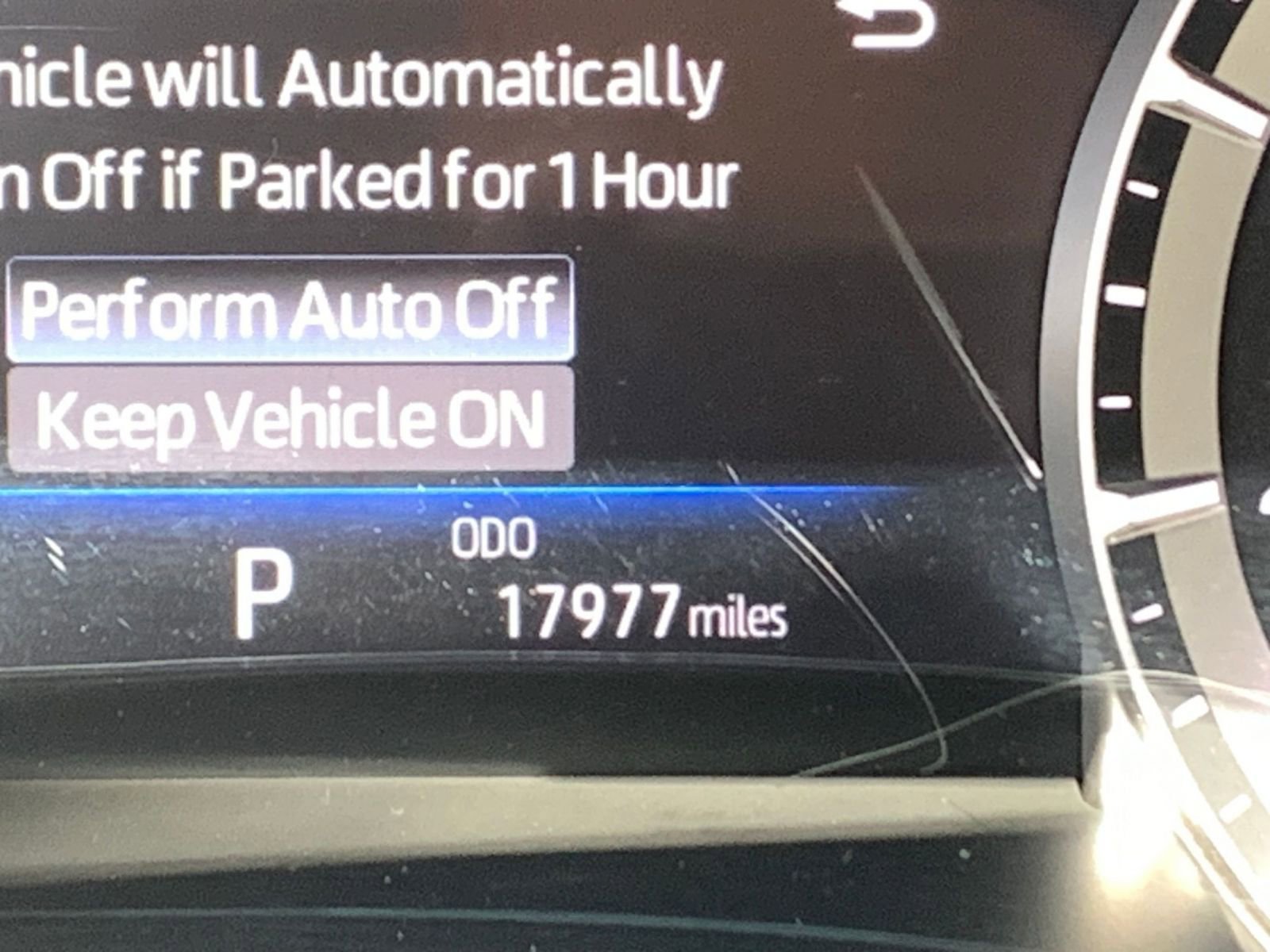 Used 2025 Toyota Highlander LE image 9