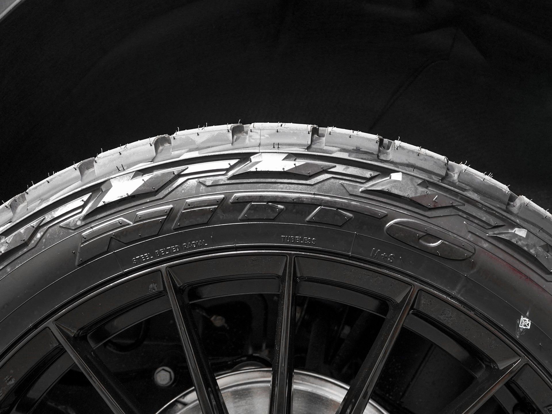 Used 2026 GMC Yukon XL AT4 Ultimate image 38