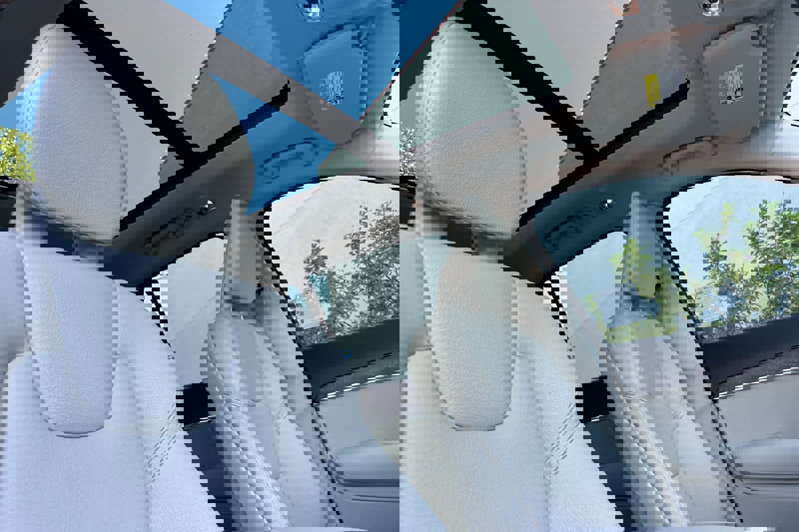 Used 2020 Volvo XC90 T8 Momentum w/ Protection Package Premier image 19