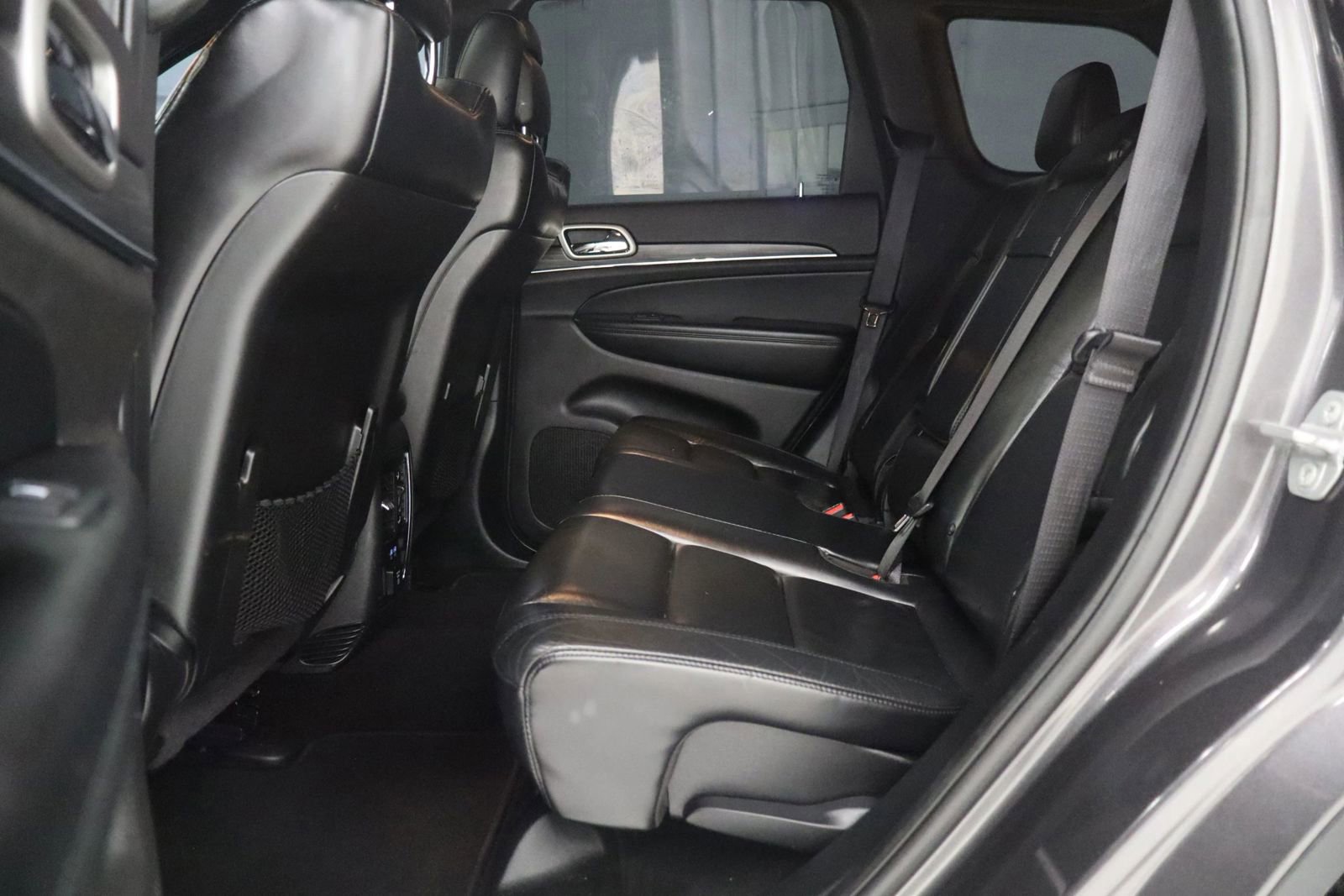 Used 2019 Jeep Grand Cherokee Limited image 16