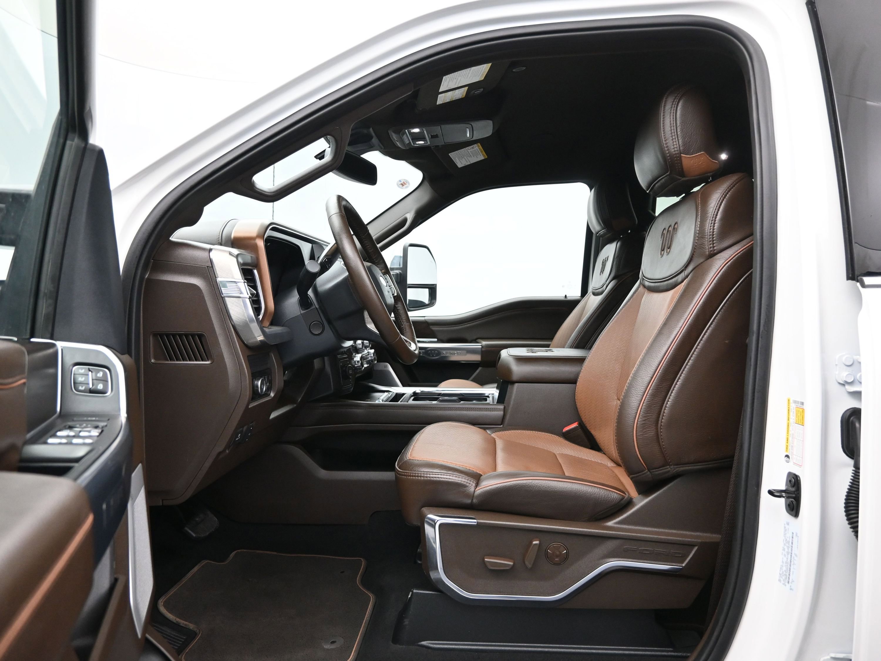 Used 2025 Ford F450 King Ranch w/ Chrome Package image 9