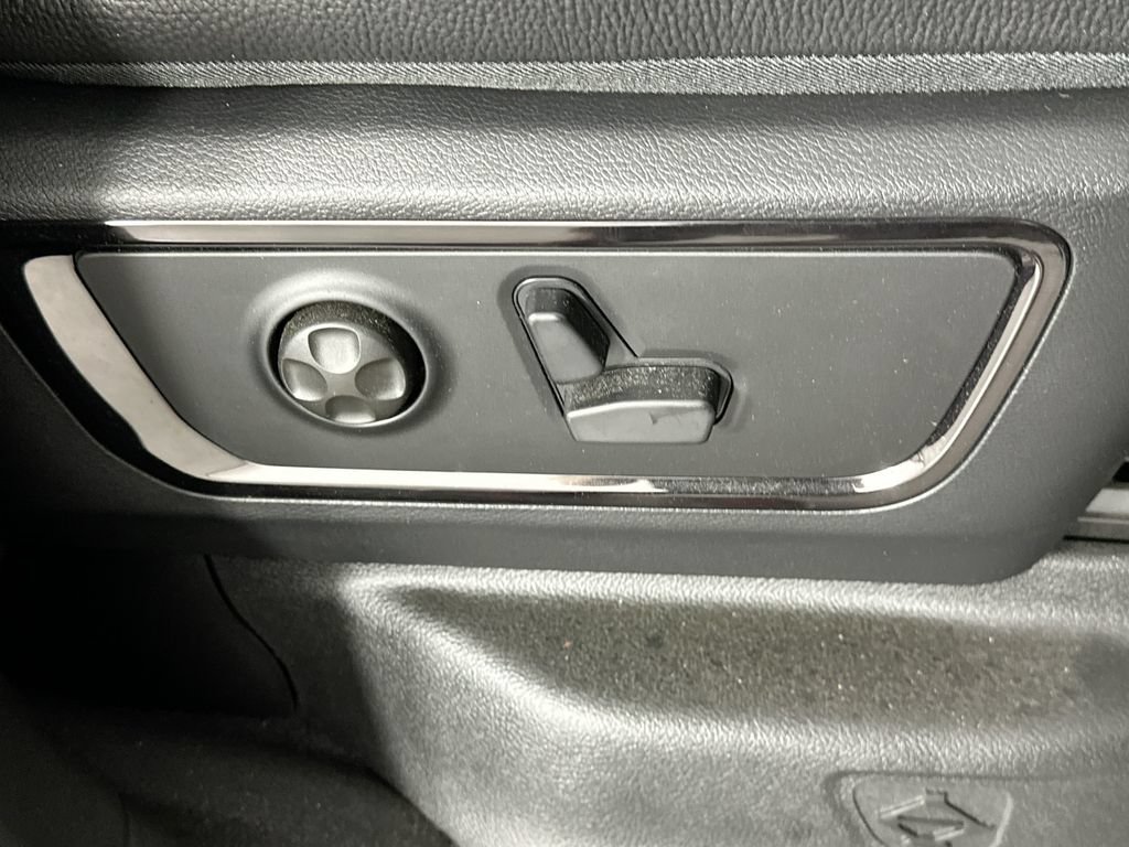 Used 2025 RAM 1500 Limited AWD/4WD image 24