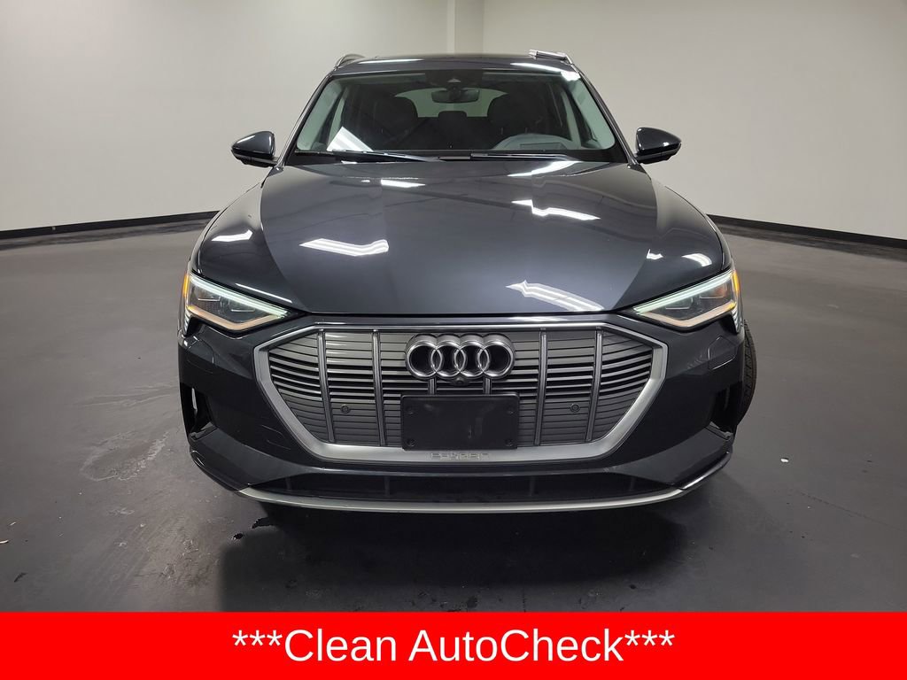 Used 2019 Audi e-tron Prestige w/ Prestige Package AWD/4WD image 2