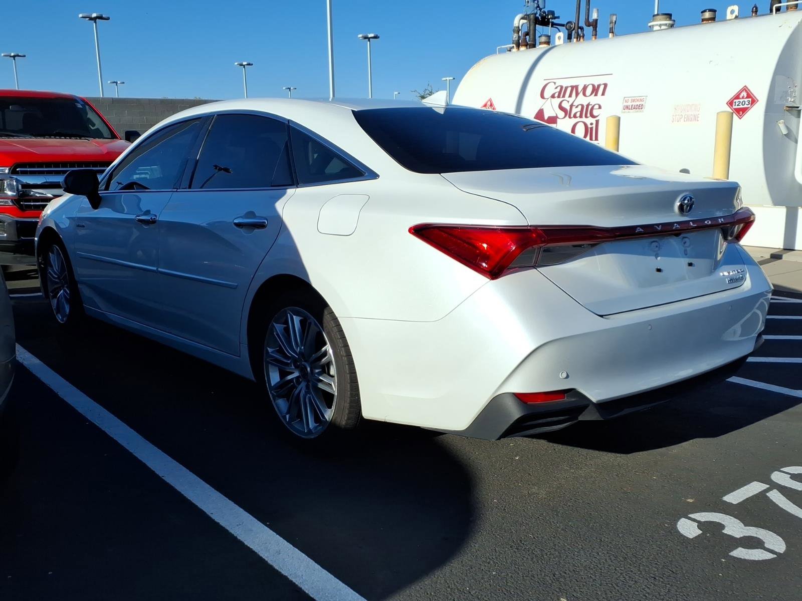 Certified 2021 Toyota Avalon Limited w/ Advanced Safety Package FWD image 3