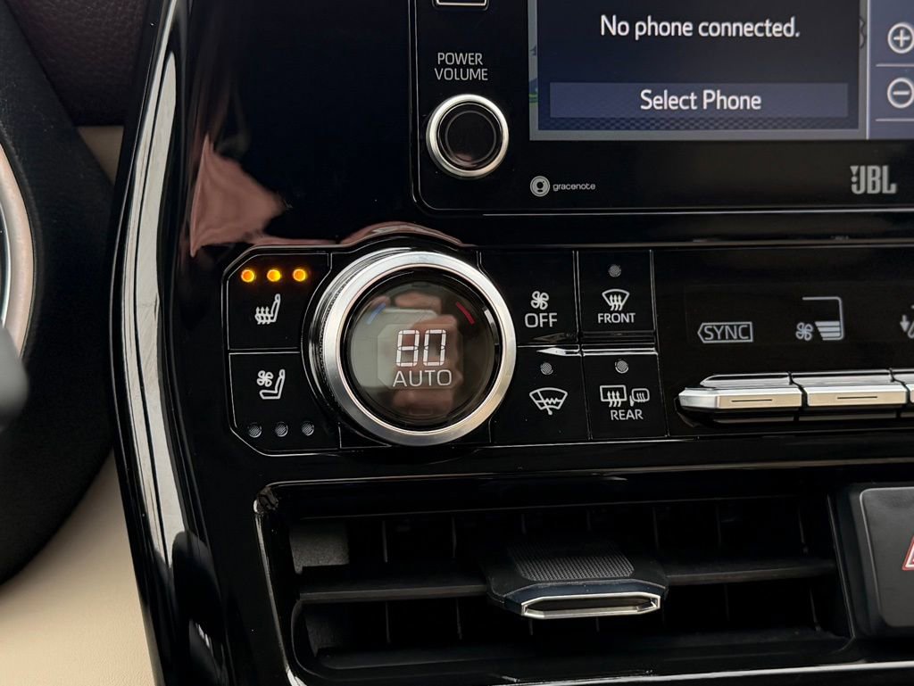 Used 2021 Toyota Highlander Limited image 32