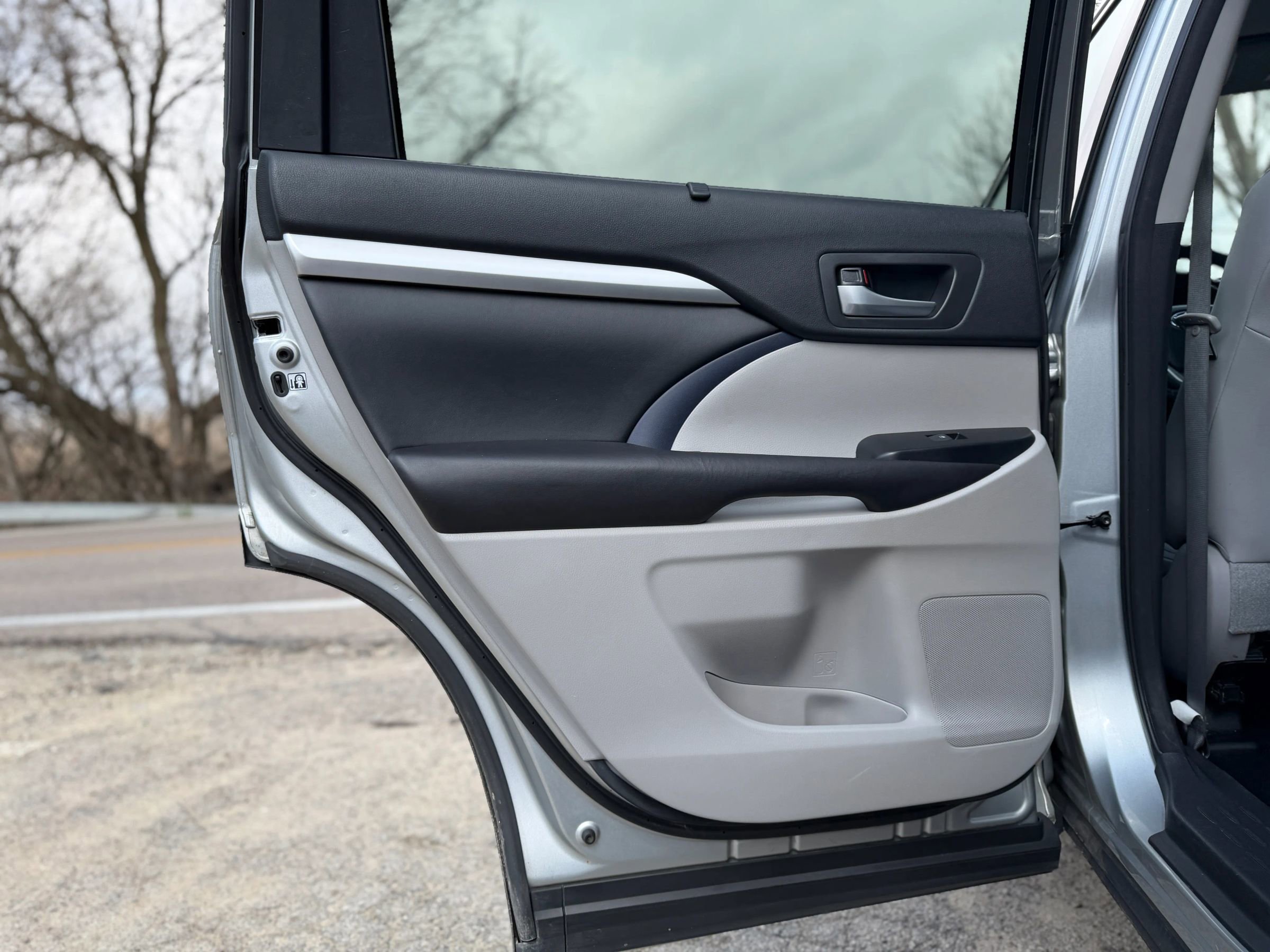 Used 2017 Toyota Highlander XLE image 29