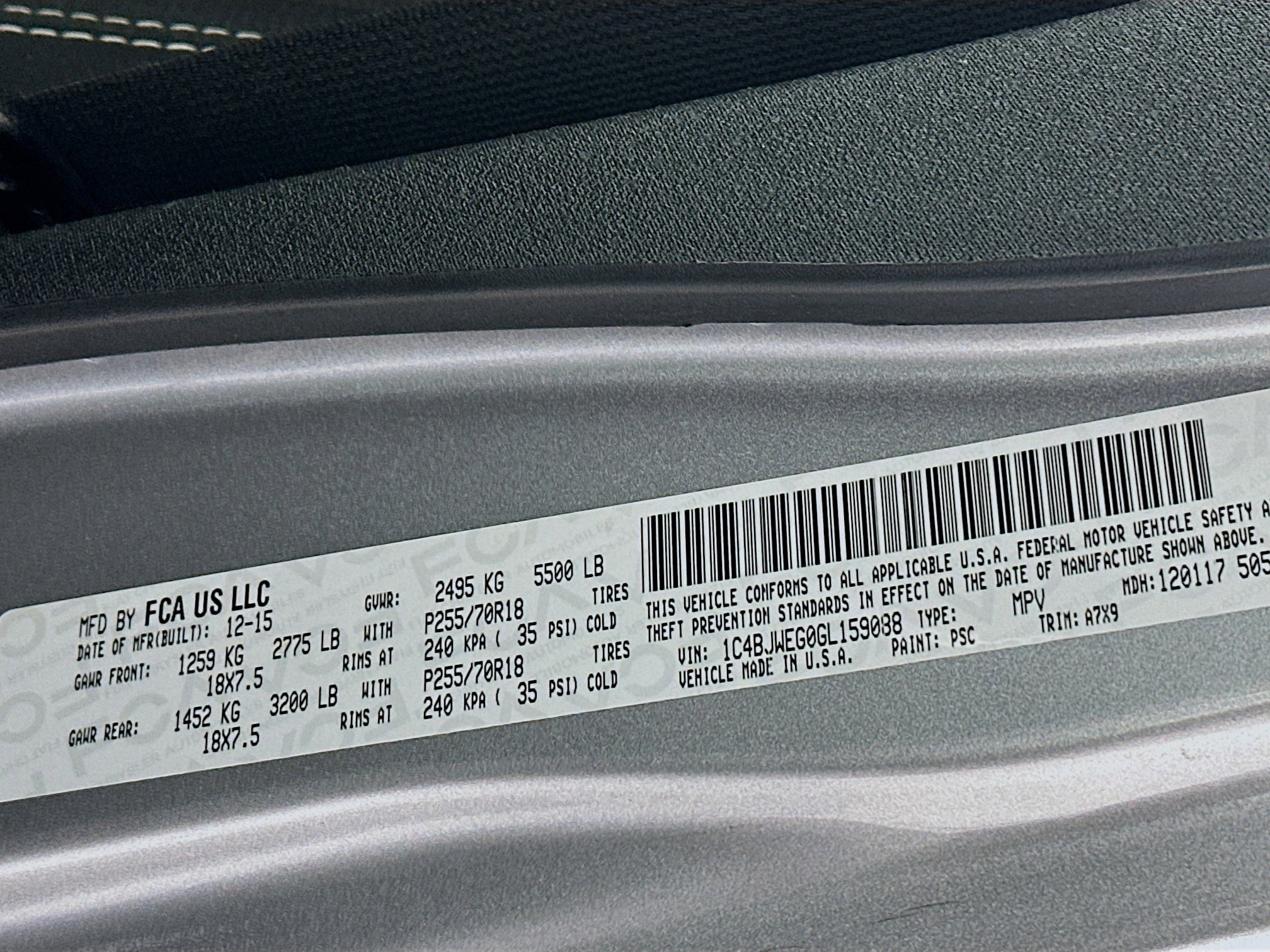 Used 2016 Jeep Wrangler Unlimited Sahara w/ Connectivity Group image 12