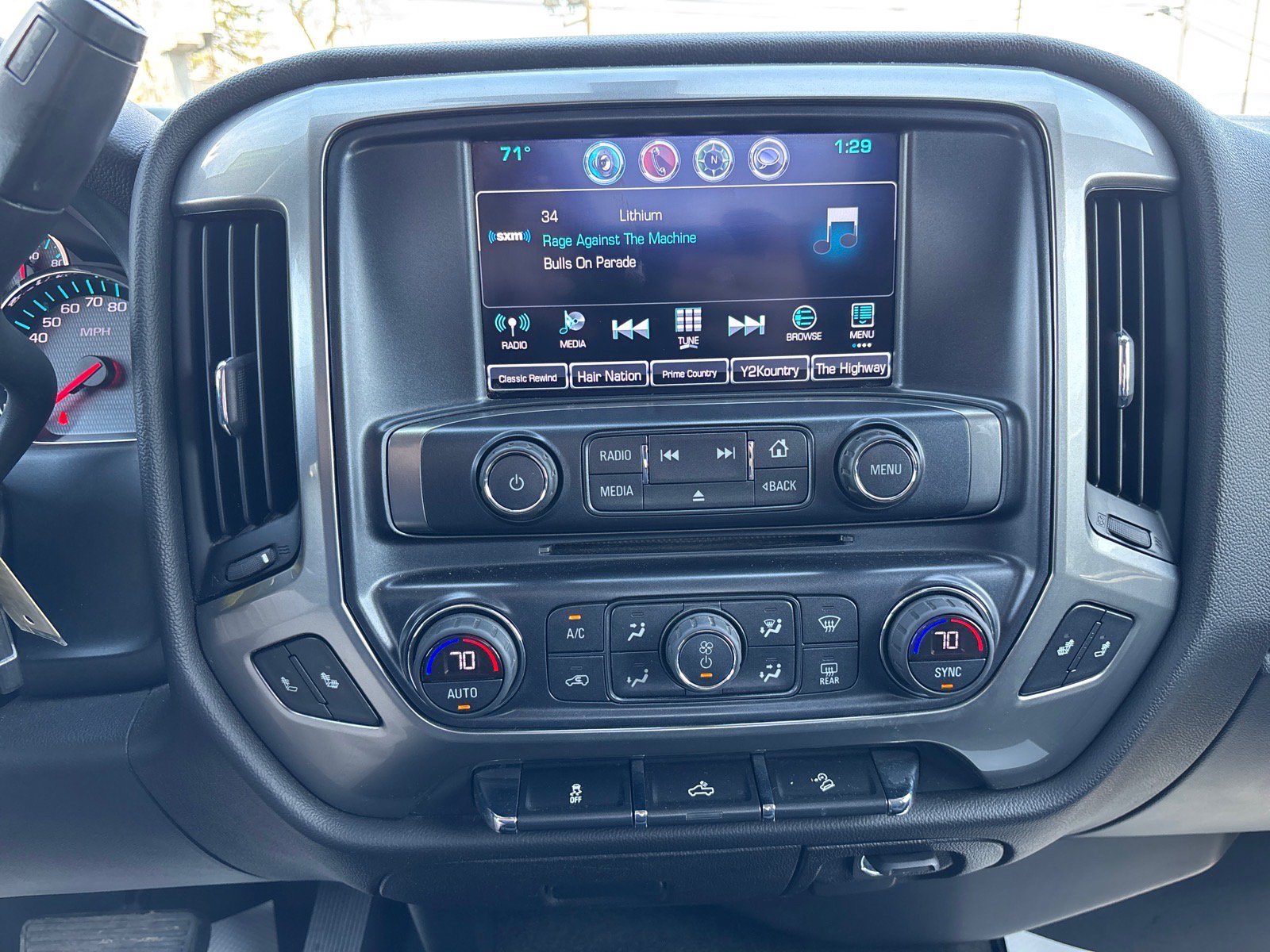 Used 2018 Chevrolet Silverado 1500 LT w/ All Star Edition AWD/4WD image 33