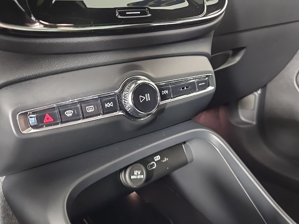 Certified 2023 Volvo XC40 Recharge Plus AWD/4WD image 27