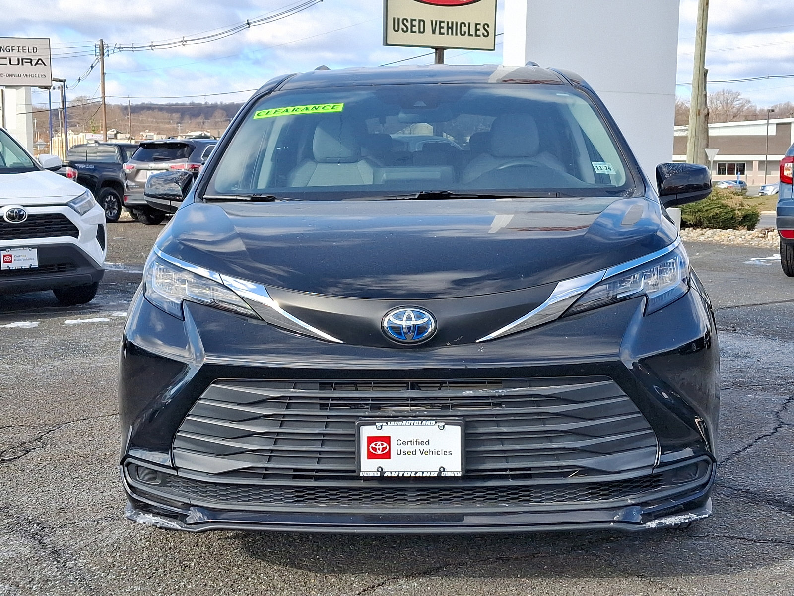 Certified 2022 Toyota Sienna LE image 2